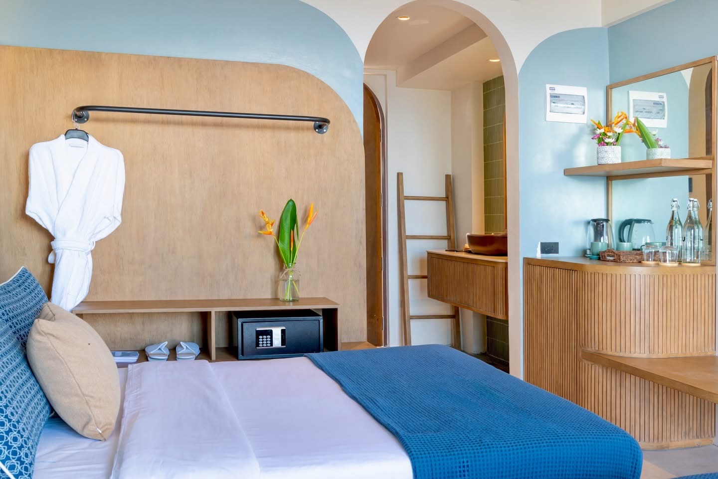 Thehuehotels Resort — Book your island stay